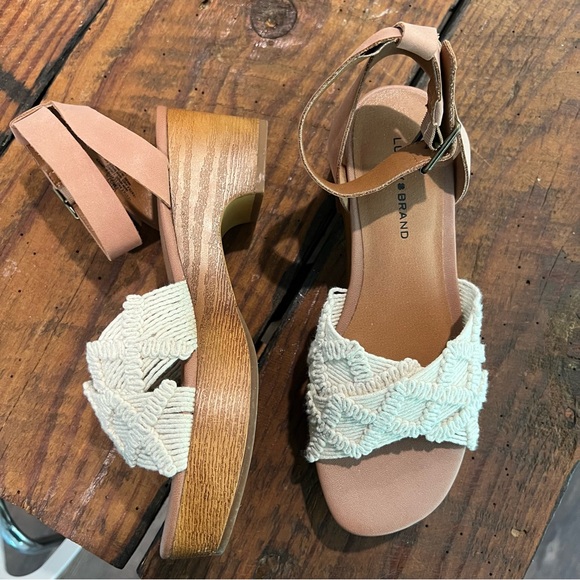Lucky brand Cream Sandals Woven Detail wooden clog like platforms size 7 - Picture 1 of 8